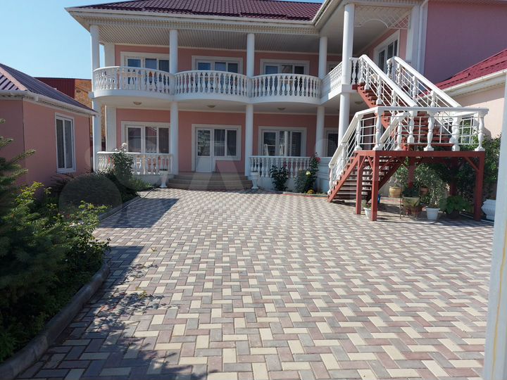 Дом 273,6 м² на участке 5,2 сот.