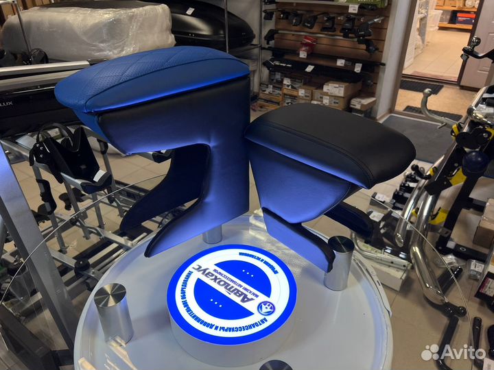 Подлокотник передний Renault Sandero