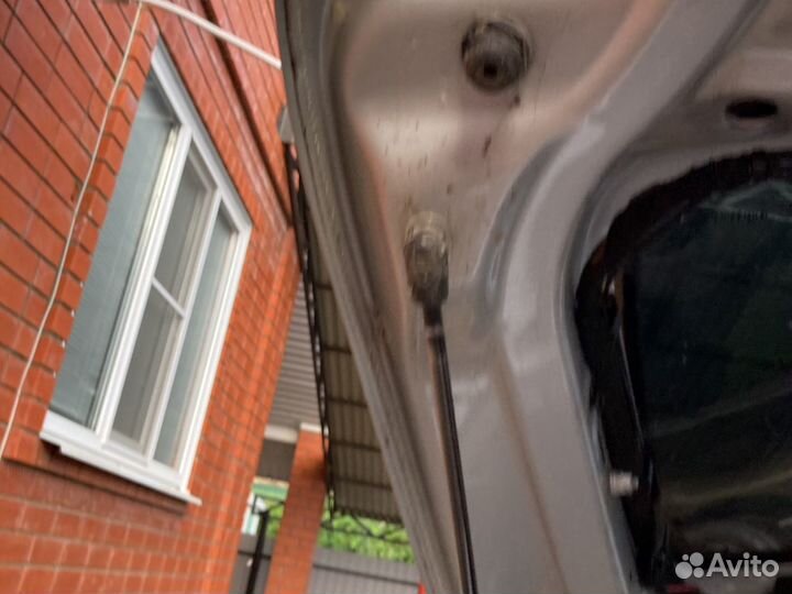 Крышка багажника Мерседес В класс