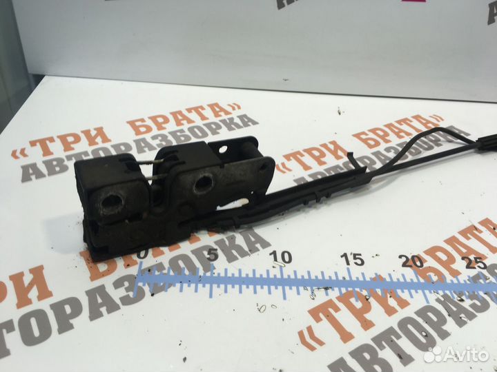 Фольксваген Passat CC Замок капота Средний/Центр