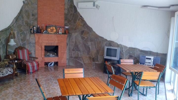 Дом 448 м² на участке 8 сот.