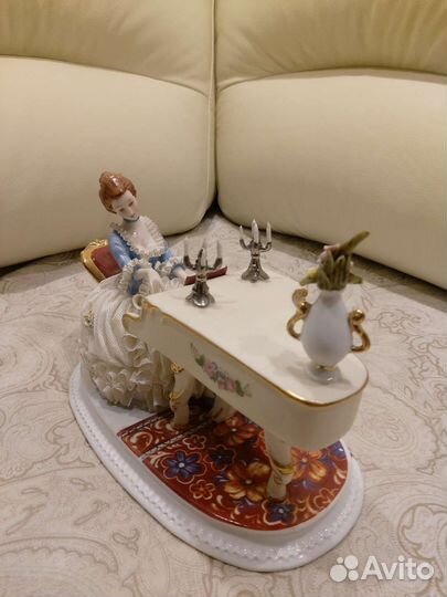 Фарфоровые статуэтки