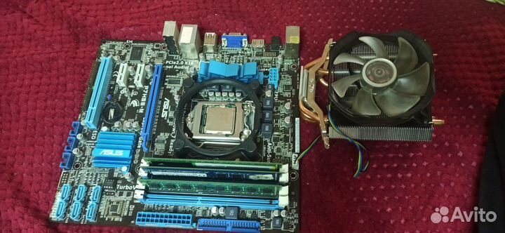 Материнская плата с процессором и памятью