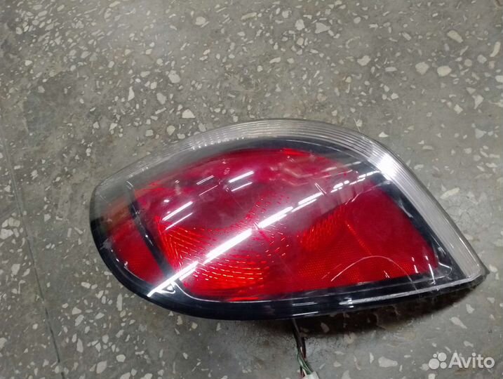 Фонарь задний правый Kia Rio 2