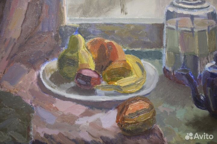 Картина маслом натюрморт на подоконнике с графином