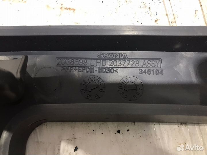 2037728 Корпус приборной панели левой Scania