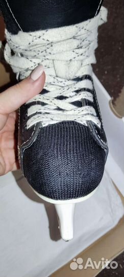 Коньки хоккейные