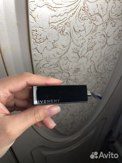 Помада givenchy