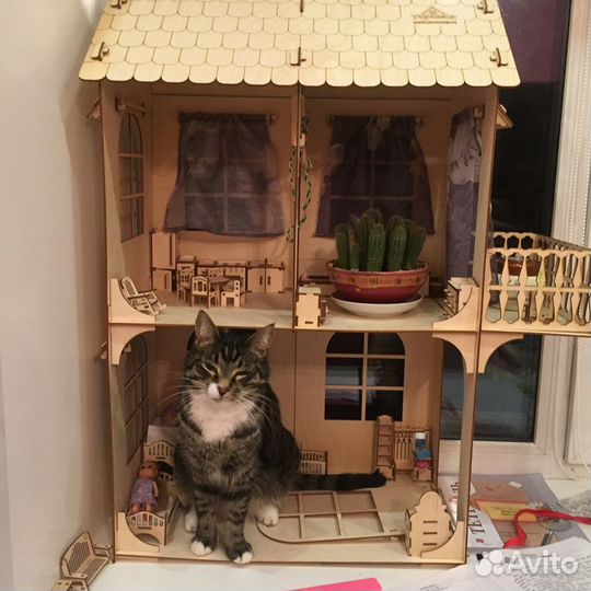 Большой кукольный домик