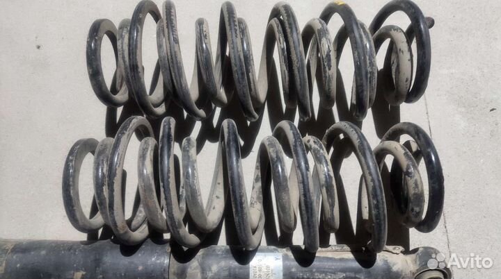 Комплект амортизаторов и пружин на Toyota LC 200