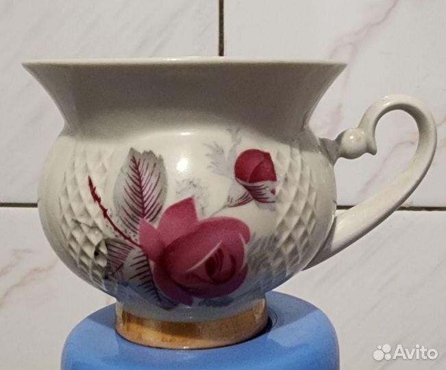 Фарфоровая чашка