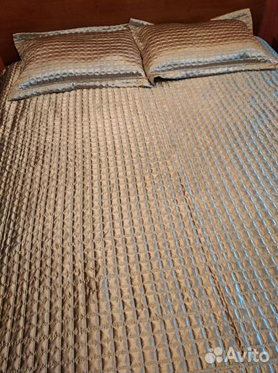 Комплект покрывало и наволочки. Cleo