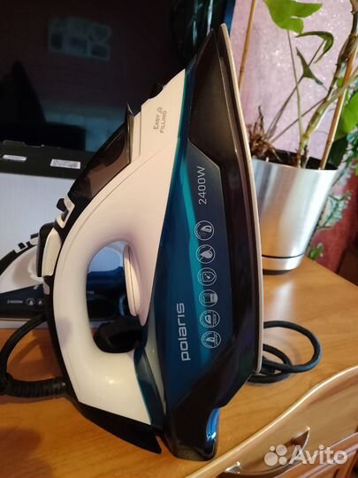Утюг новый Polaris