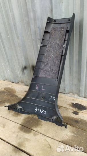 Обшивка средней стойки левая Toyota Highlander 2