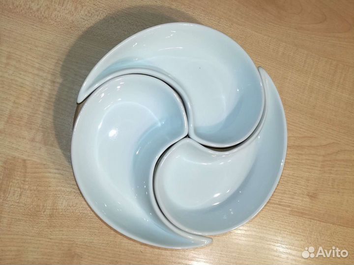 Менажница на бамбуковой подставке, новая