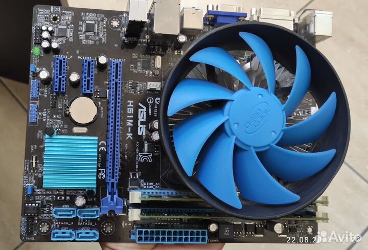 Материнская плата с процессором и памятью