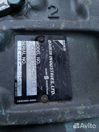 Насос гидравлики в асфальтоукладчик mitsubishi