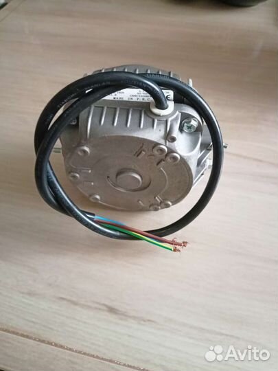 Электродвигатель для витринных холодильников