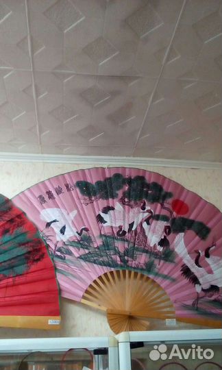 Веер в сумочку и на стену