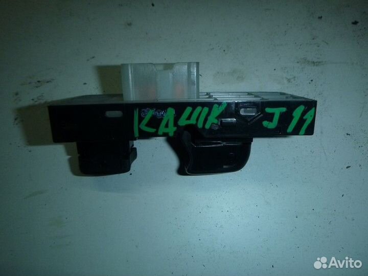 Кнопка стеклоподъемника передняя nissan qashqai (J