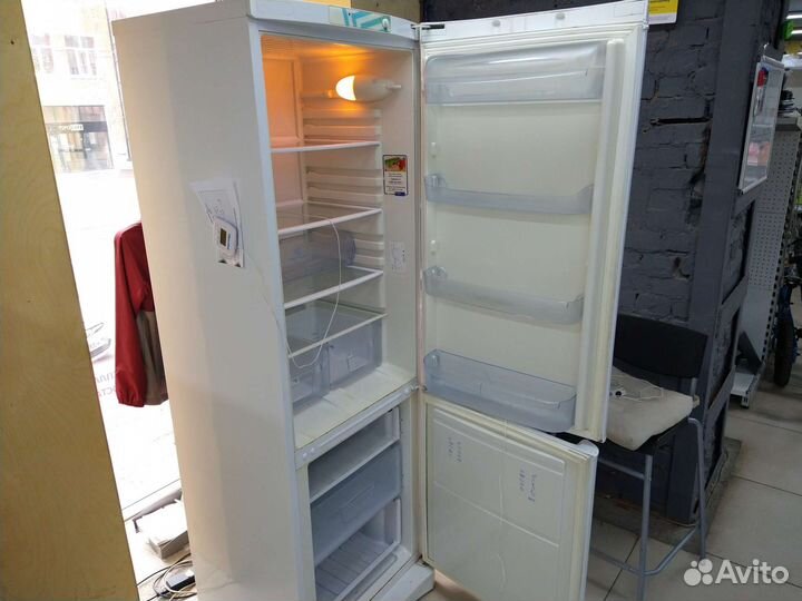 Холодильник бу Indesit