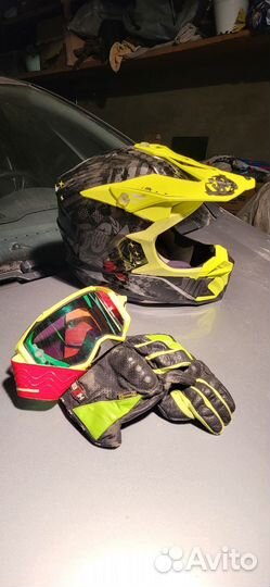 Кроссовый шлем