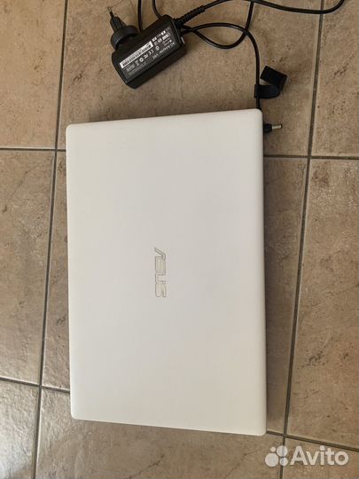 Ноутбук asus X551C