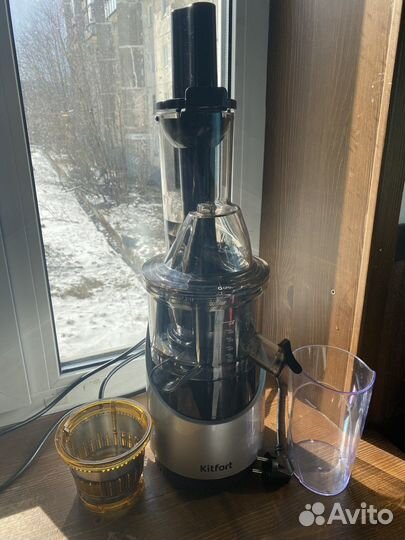 Шнековая соковыжималка Kitfort