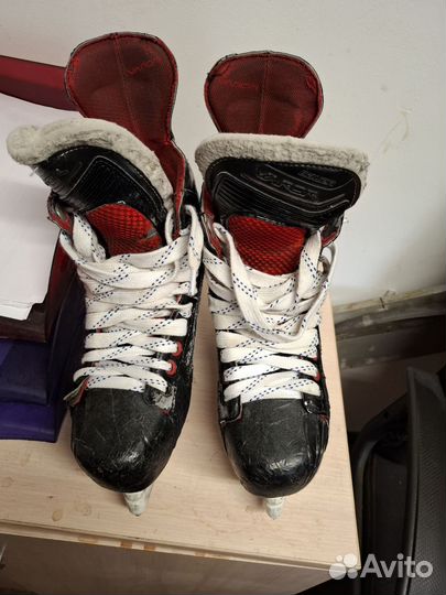 Хоккейные коньки bauer vapor x700