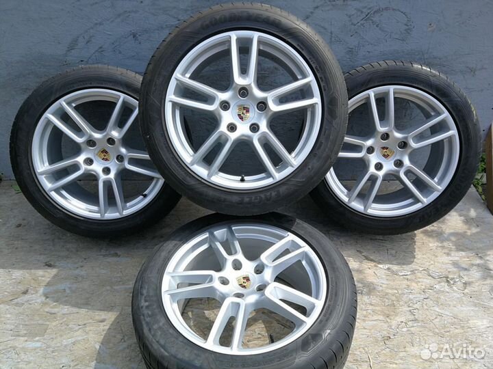 Разношрокие колеса R19 оригинал Porsche Panamera