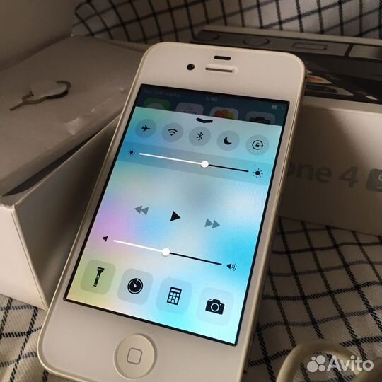 iPhone 4S, 8 ГБ