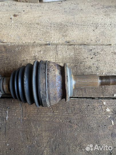 Полуось передняя левая Rav4 2005-2009