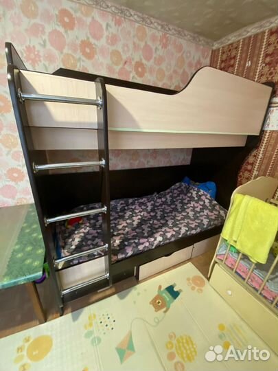 Двухъярусная кровать