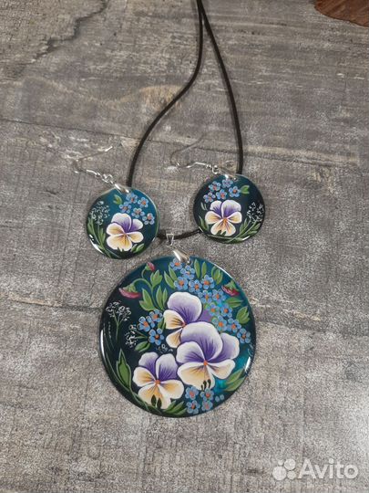 Медальон и серьги перламутр 