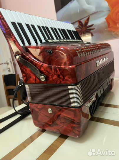Аккордеон weltmeister caprice 4/4 концертный