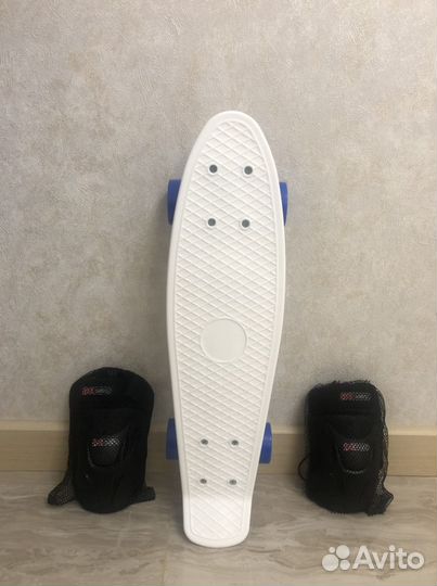 Скейтборд Детский новый в комплекте наколенники