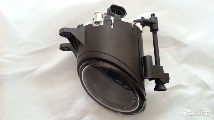 Противотуманная фара Ауди A-4 A-8 левая