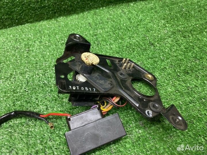 Моторчик люка Mercedes-Benz E W124