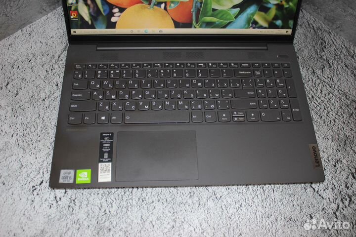 Ноутбук Lenovo на Core i5-1035G1/ MX330/ IPS