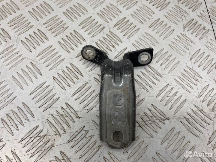 Б/У петля двери задний левый Chevrolet Cruze J300