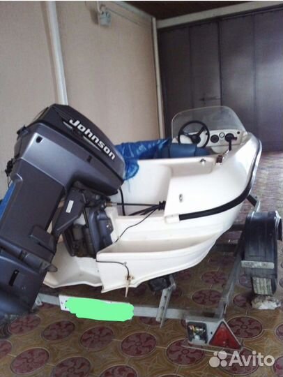 Прогулочный катер