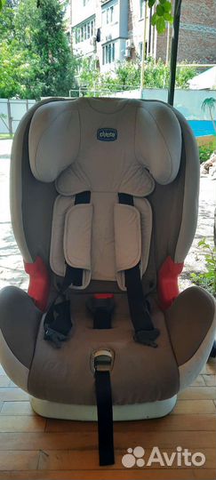 Автокресло Chicco с isofix