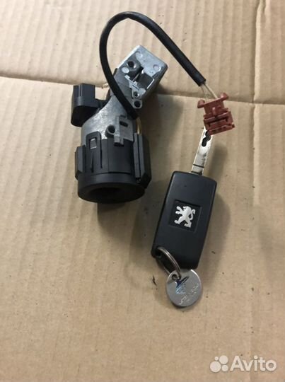 Замок зажигания Peugeot 407