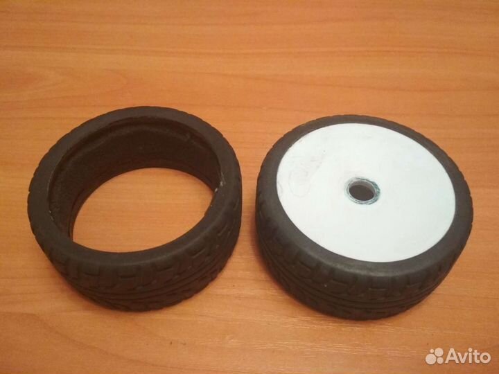 Две покрышки для багги или шоссе 8 масштаба