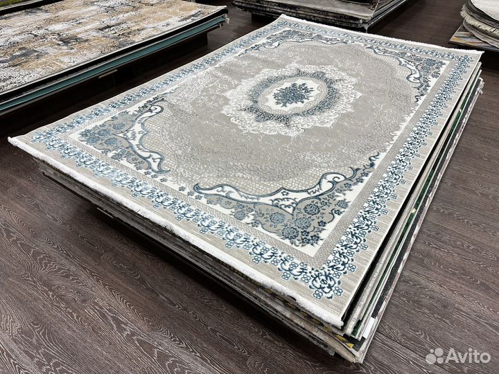 Ковер новый 2х2.9