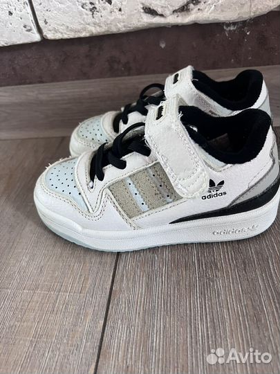 Кроссовки adidas детские