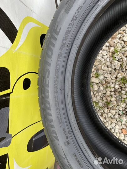 Bridgestone Turanza T001 215/60 R17