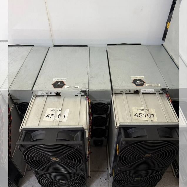Asic майнер Antminer S21 pro 234 Th/s