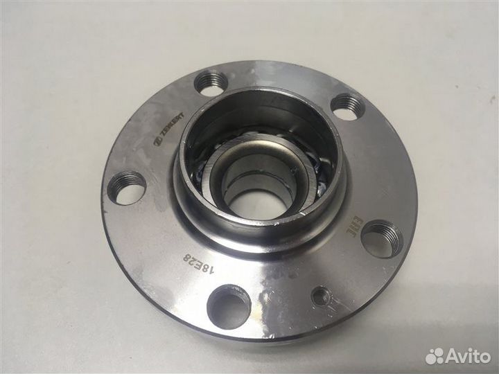 Ступица задняя подшипник ступичный Volkswagen Golf