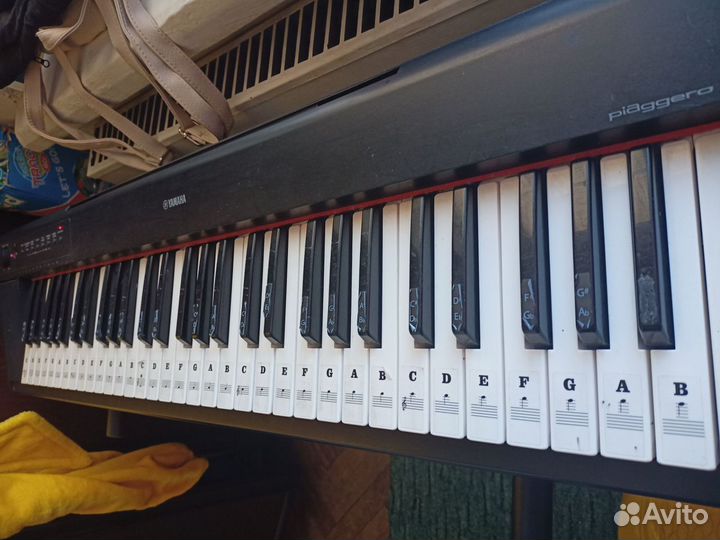 Цифровое пианино Yamaha Piaggero NP-11